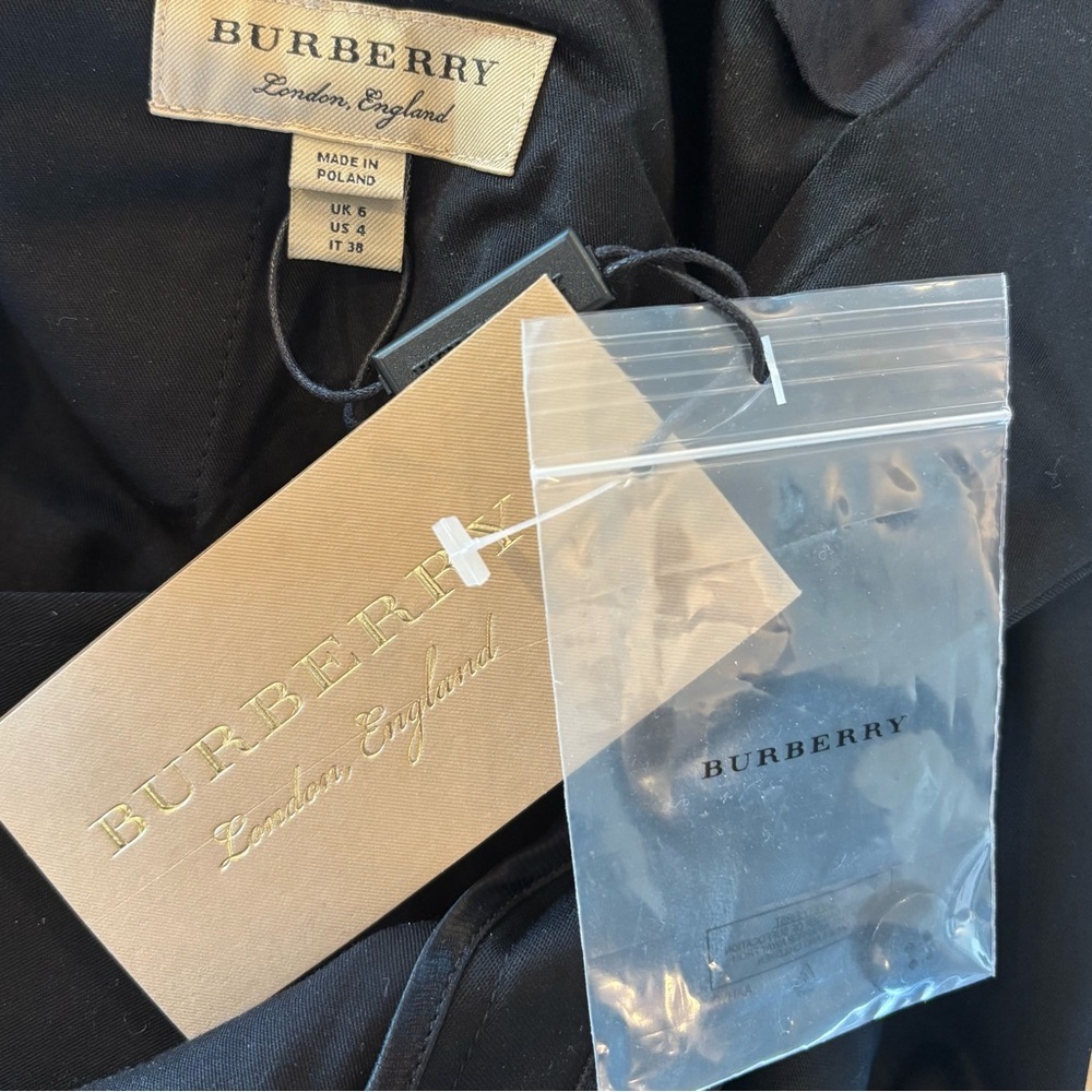 BURBERRY 
Burberry London Black Wool Blend
Tailored Trousers - Picture 15 of 15